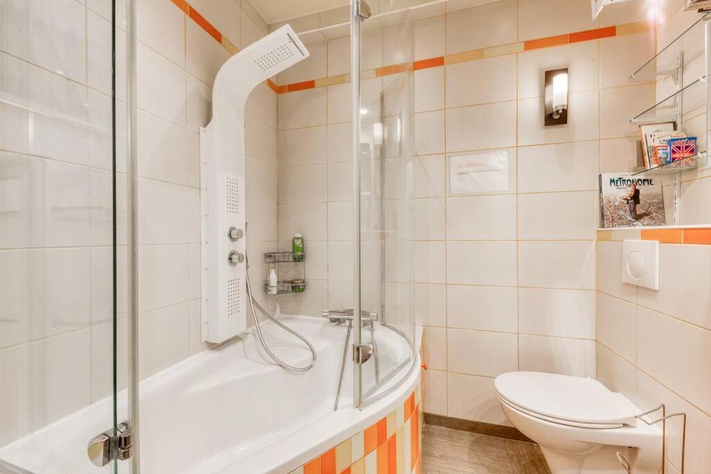 Appartement De Caractere Avec Jardinet Privatif A 1 Min Metro 1, Paris, Disneyland Венсен Екстериор снимка