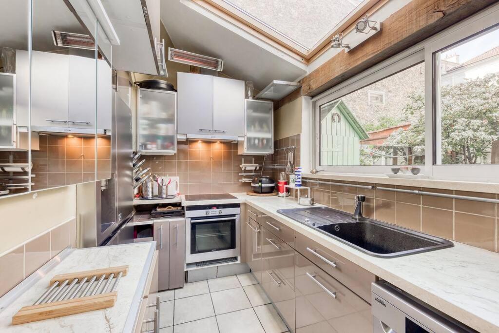 Appartement De Caractere Avec Jardinet Privatif A 1 Min Metro 1, Paris, Disneyland Венсен Екстериор снимка