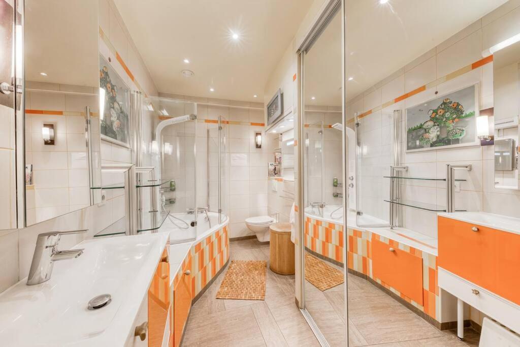 Appartement De Caractere Avec Jardinet Privatif A 1 Min Metro 1, Paris, Disneyland Венсен Екстериор снимка